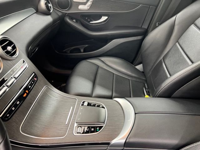 Used 2022 White Mercedes-Benz GLC 300 image 19