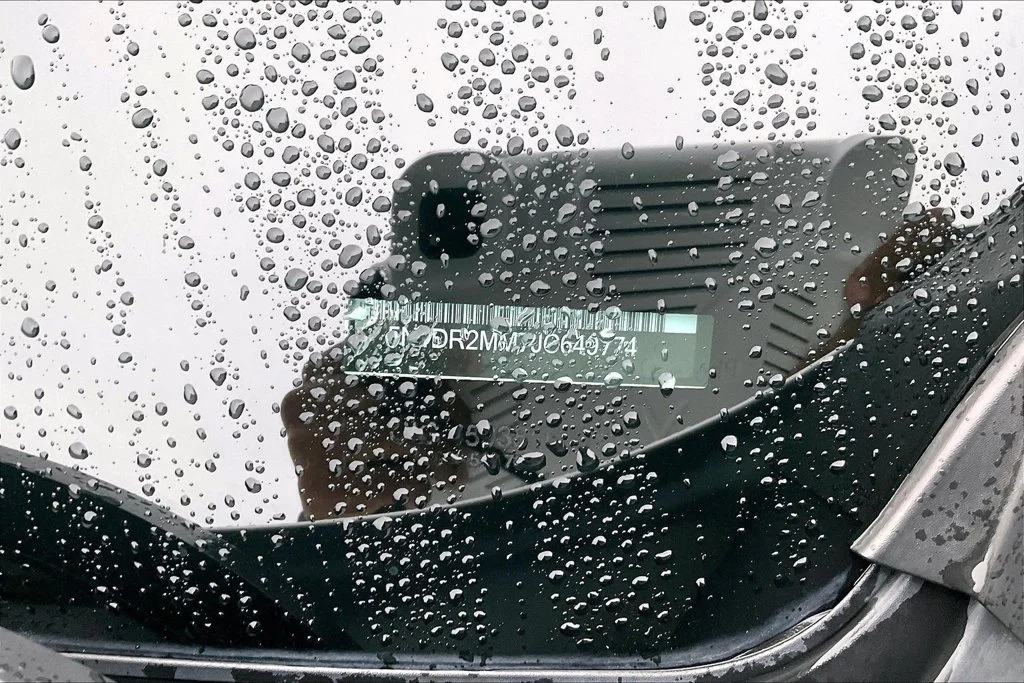 Used 2018 White Nissan SV image 38