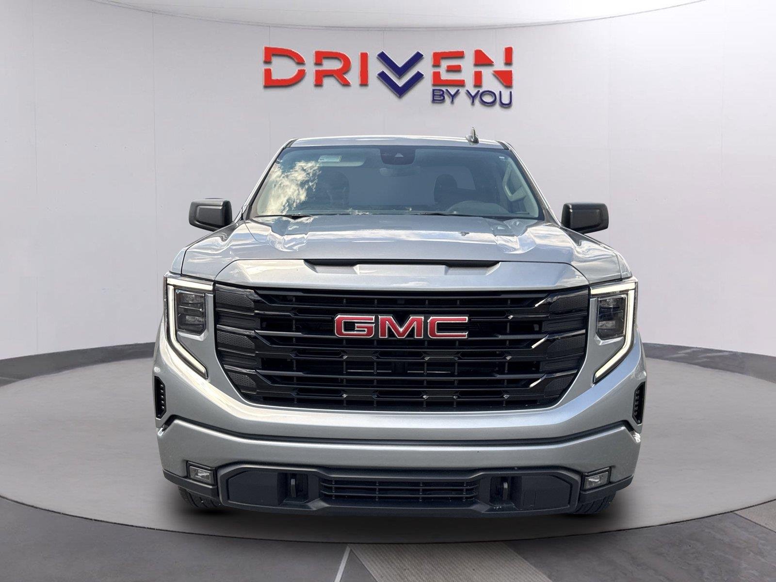 Used 2026 Sterling Metallic GMC Elevation image 9