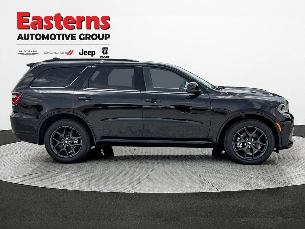 New 2026 Diamond Black Clear-Coat Exterior Paint Dodge GT HEMI V8 image 5