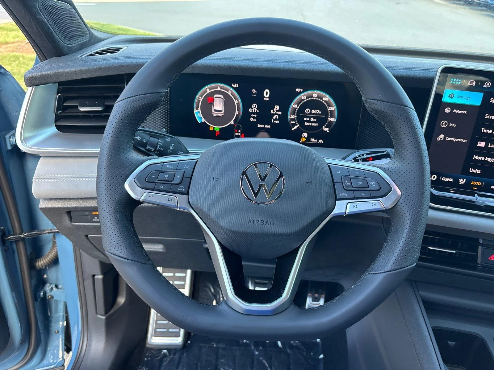 New 2026 monterey blue with deep black roof Volkswagen SE R-Line Black image 18
