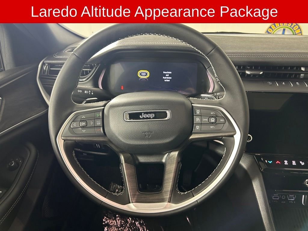New 2026 Diamond Black Crystal Pearlcoat Jeep Altitude image 6