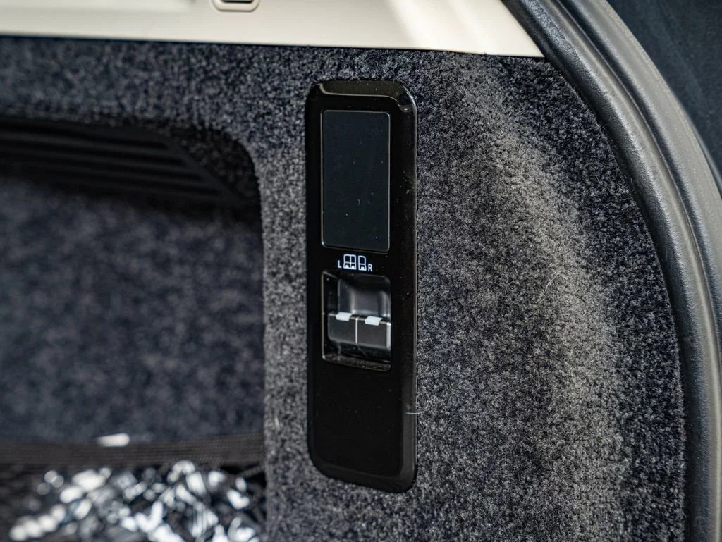Used 2025 Fuji White Land Rover Autobiography image 42