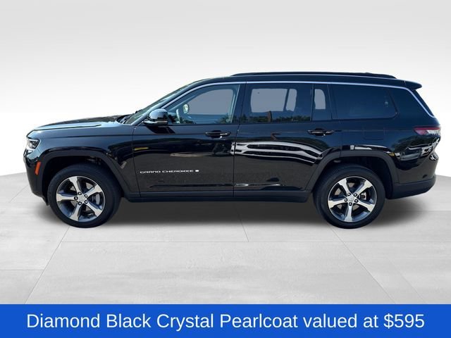 New 2026 Diamond Black Crystal Pearlcoat Jeep Limited image 4