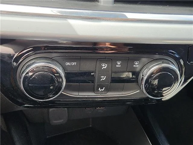 Used 2025 White Chevrolet LT Front-Wheel Drive image 15