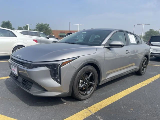 2025 Kia K4 LXS - Photo 12