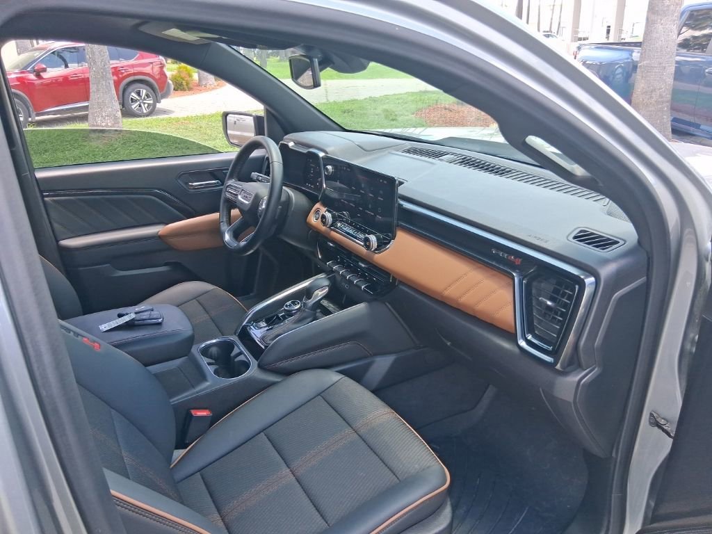Used 2024 Sterling Metallic GMC AT4 image 13