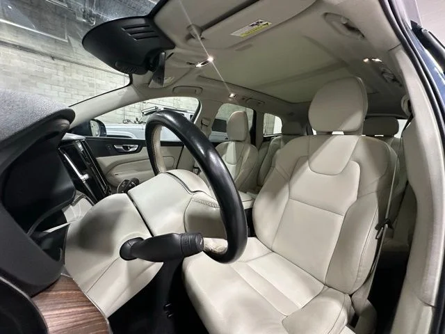 Used 2021 Blue Volvo T6 Momentum image 14