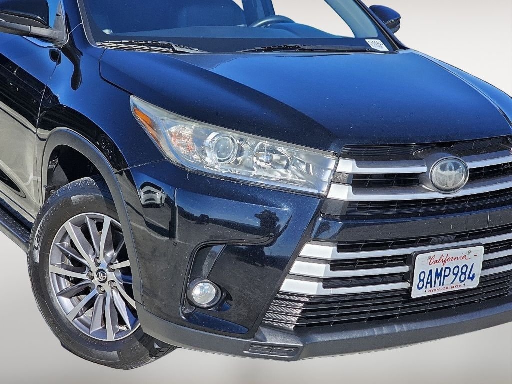 Used 2017 Black Toyota XLE image 5