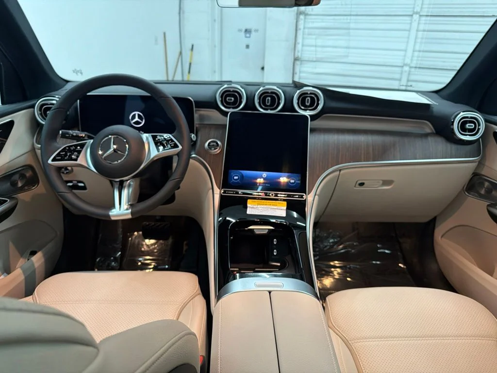 New 2027 Gray Mercedes-Benz GLC 300 image 21