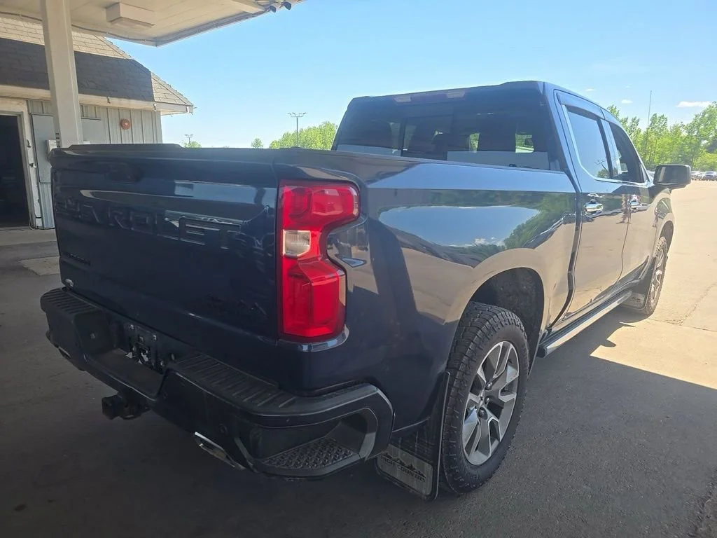Used 2020 Blue Chevrolet High Country image 2