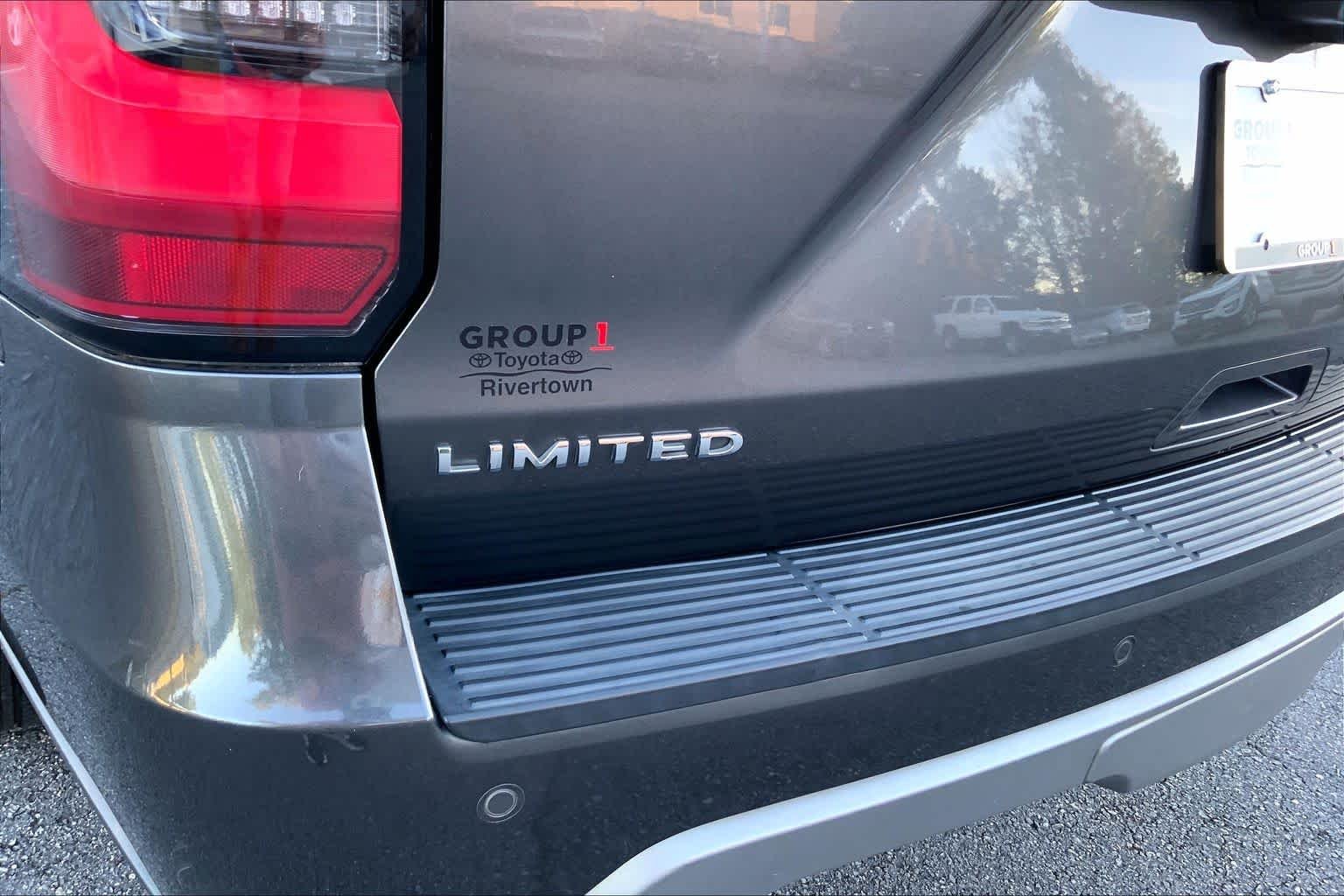 Used 2021 Magnetic Ford Limited image 30