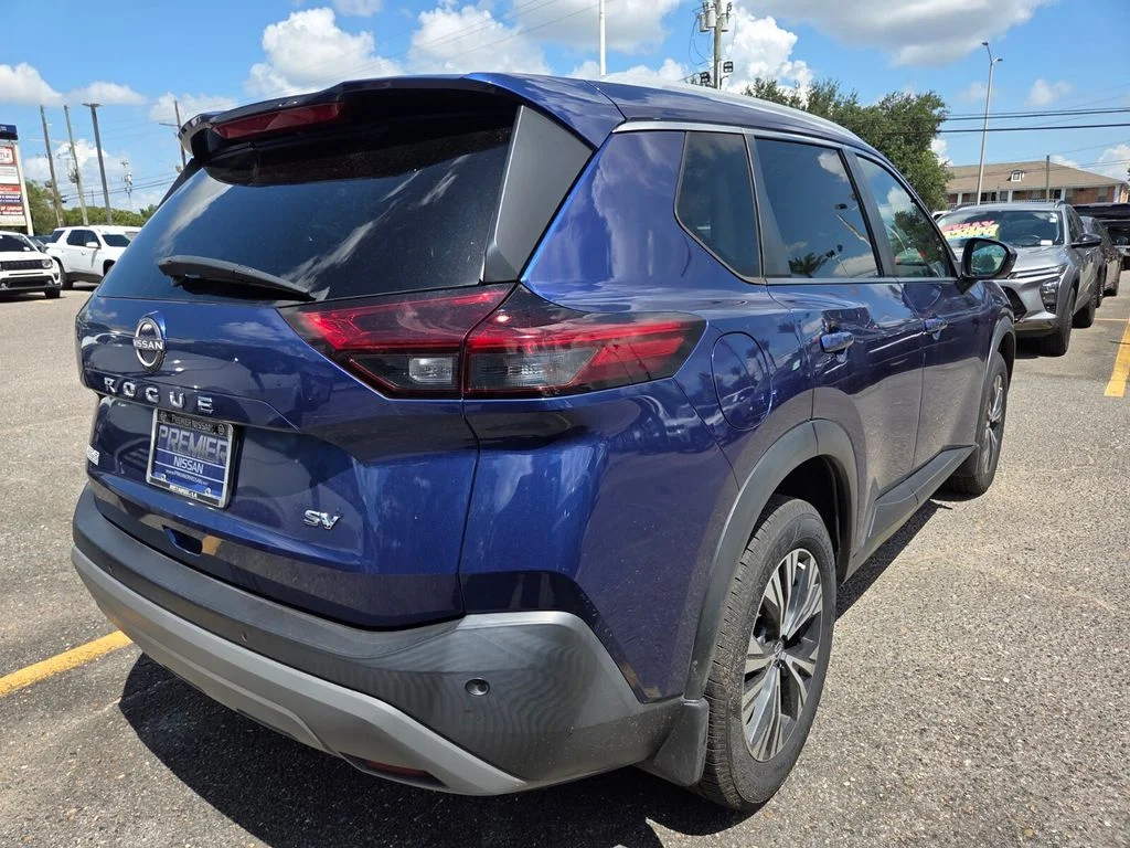 Used 2022 Blue Nissan SV image 5