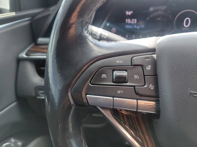 Used 2022 CRYSTAL WHITE TRICOAT Cadillac Luxury image 28