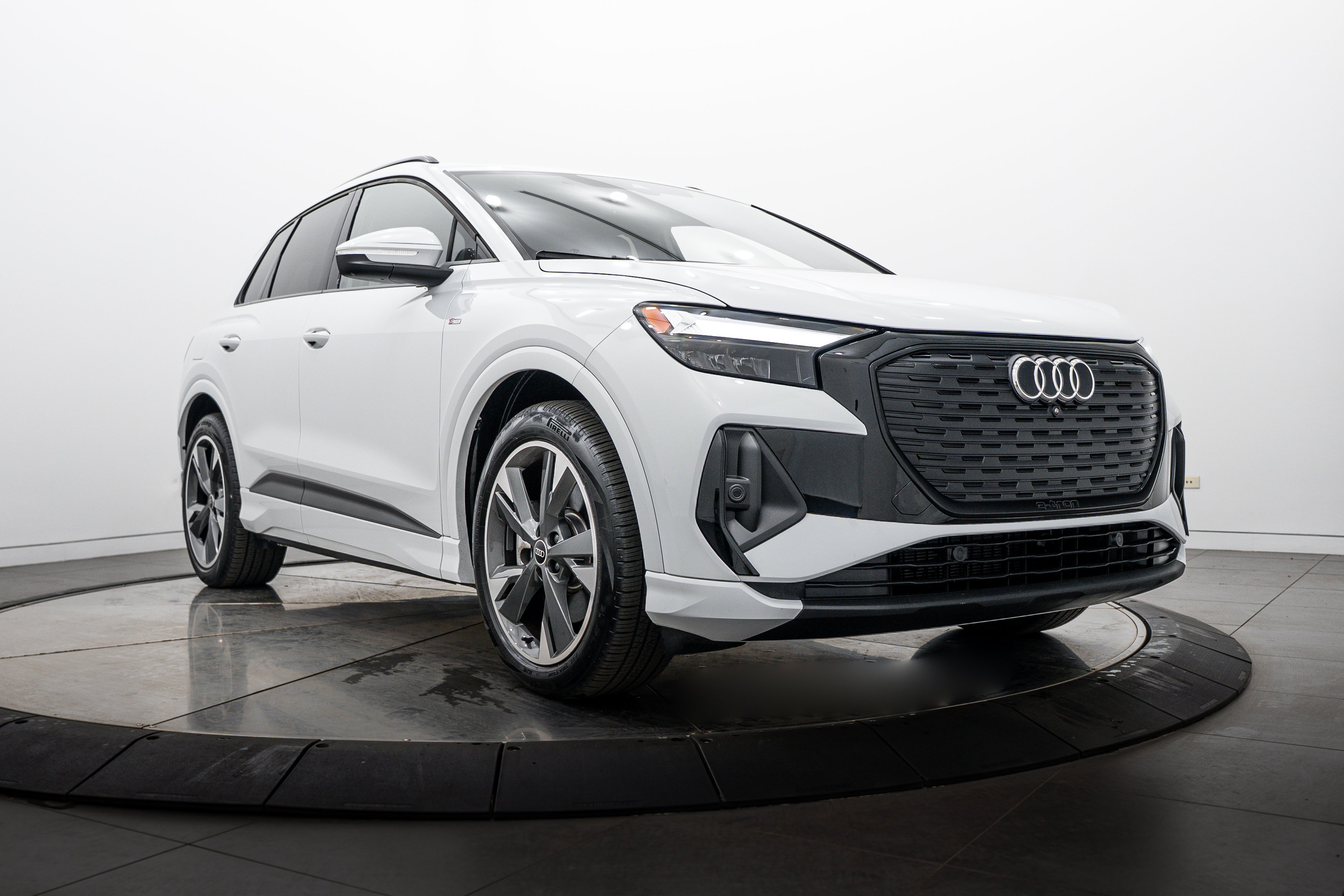 2025 Audi Q4 e-tron 55 Premium Plus quattro's photo