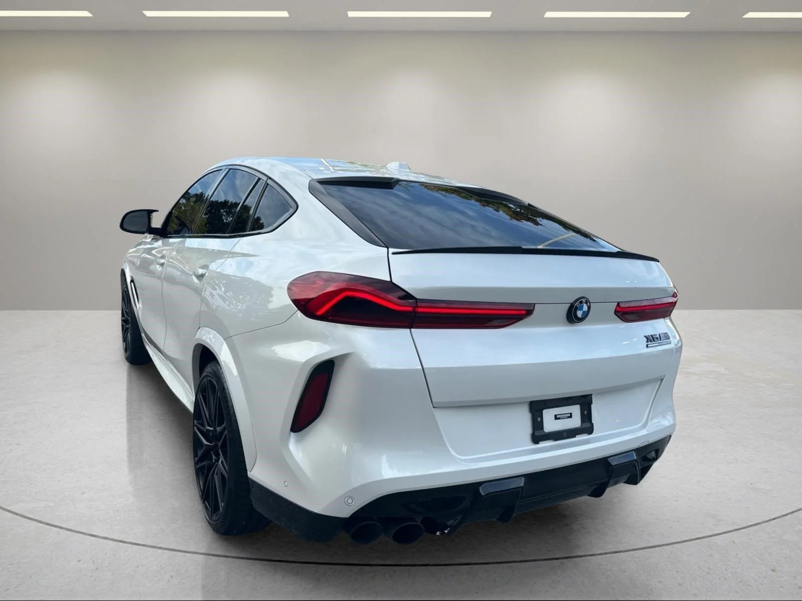Used 2024 Mineral White Metallic BMW  image 3