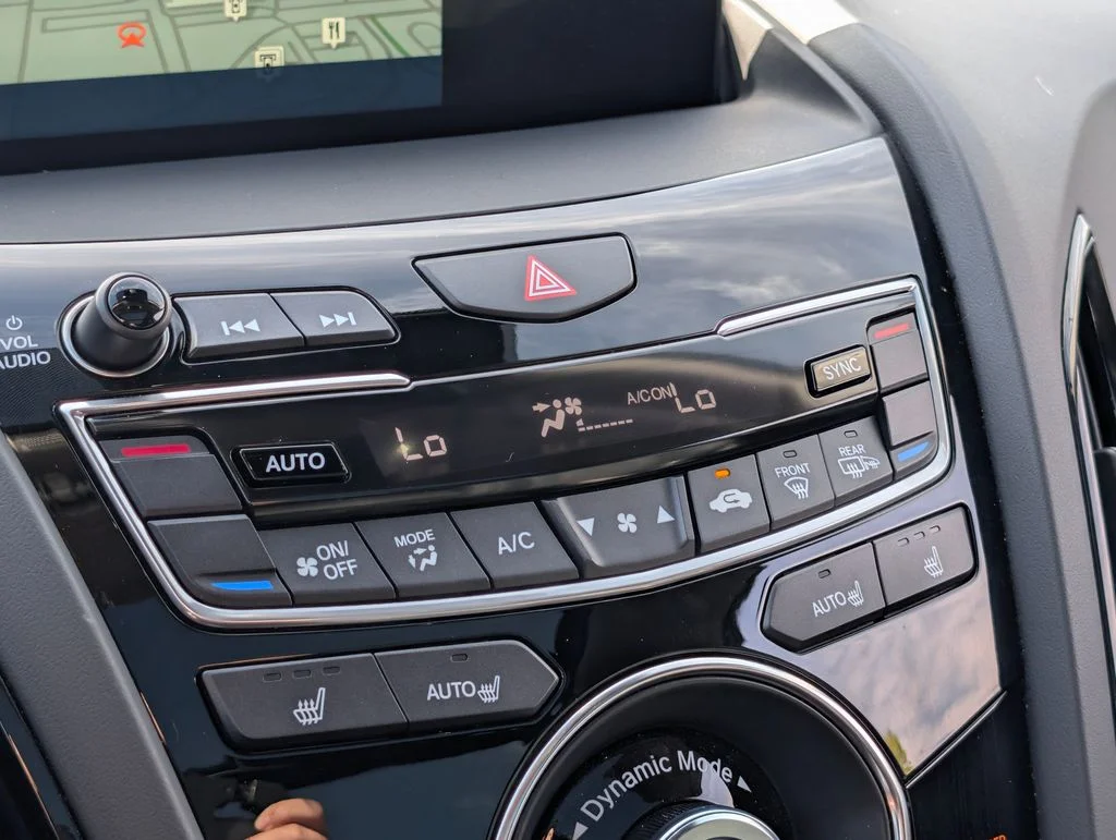 Used 2025  Acura Technology Package image 28