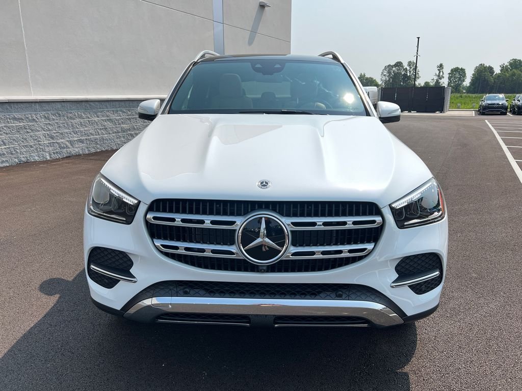 New 2026 MANUFAKTUR Moonlight White Metallic Mercedes-Benz GLE 350 image 3