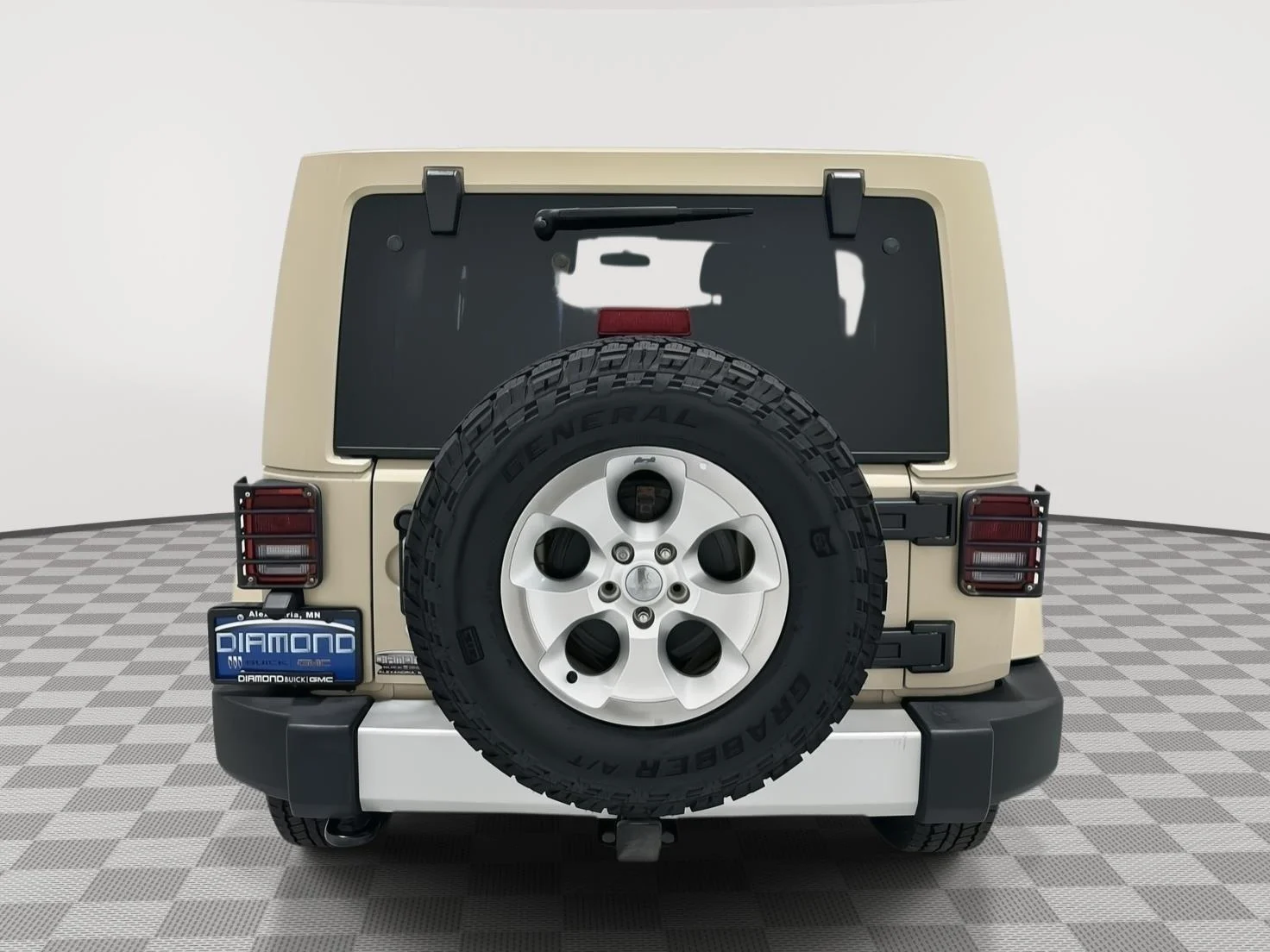 Used 2011 Tan Jeep Sahara image 4
