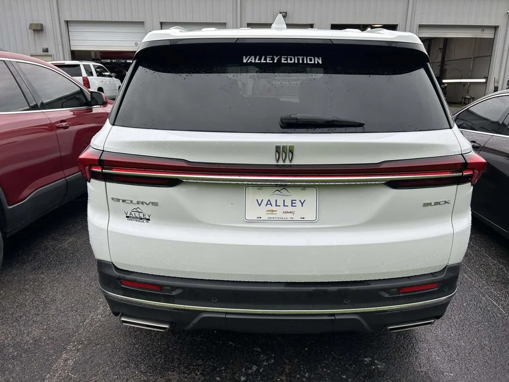 Used 2025 Summit White Buick Preferred image 4