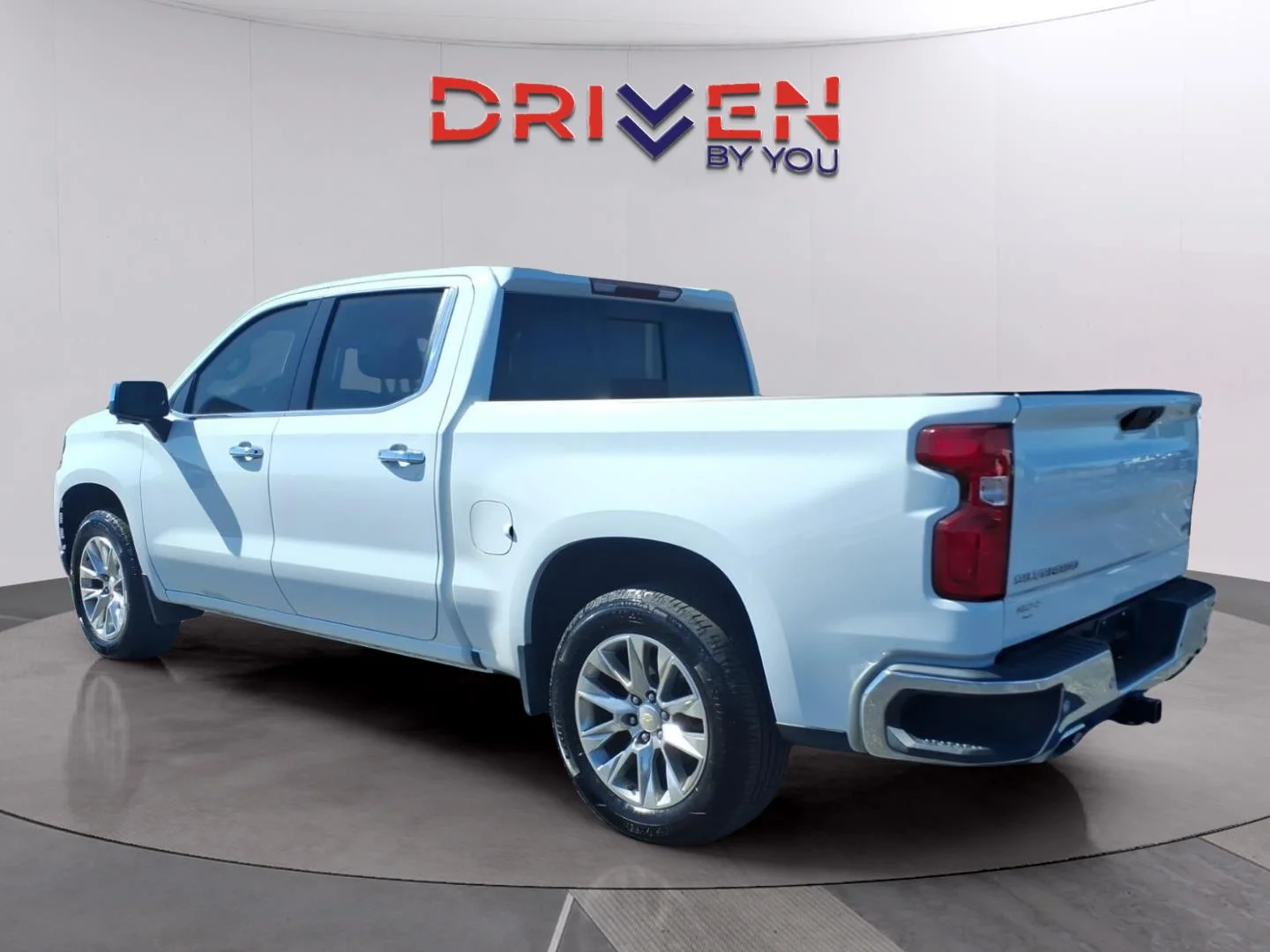 Used 2021 SUMMIT WHITE Chevrolet LTZ image 3