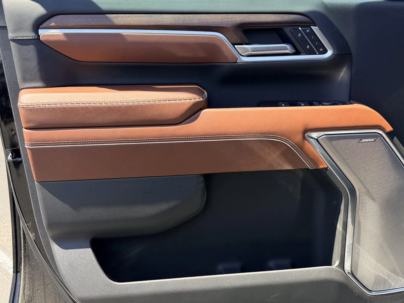 New 2026 Onyx Black GMC Denali Ultimate image 18
