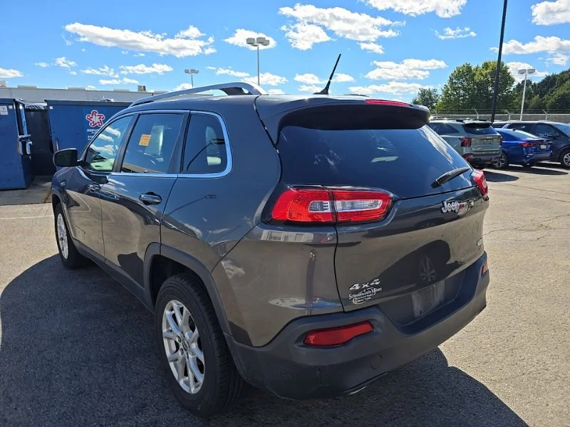 Used 2014 Gray Jeep Latitude image 5