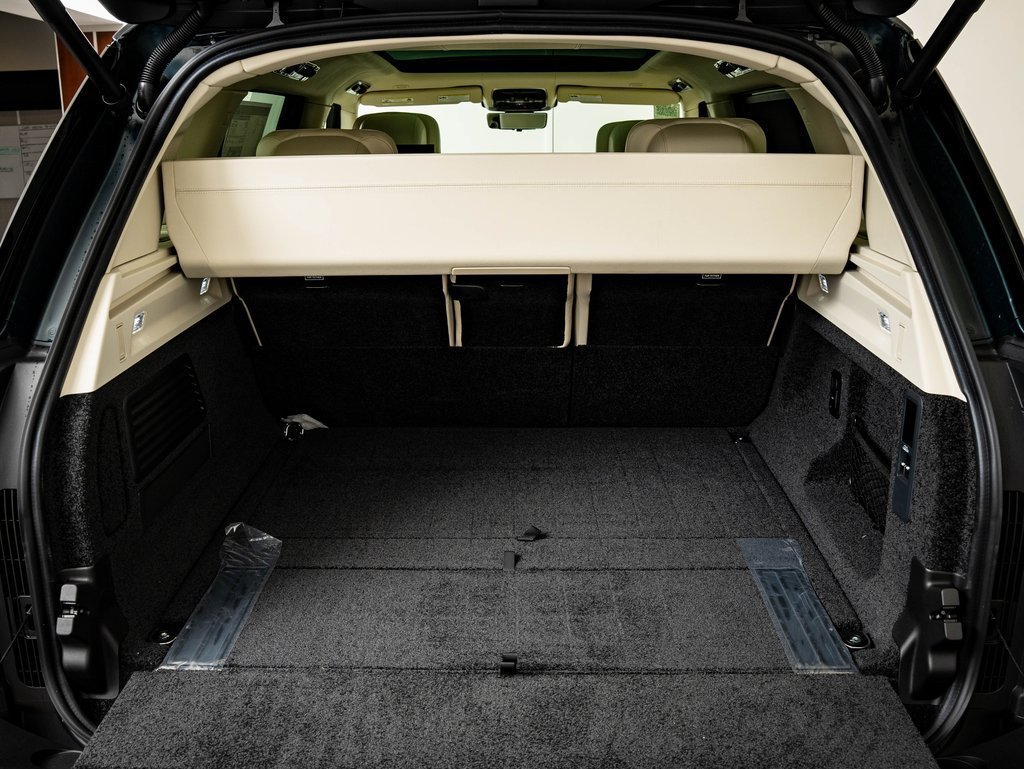 2026 Land Rover Range Rover SV - Photo 17