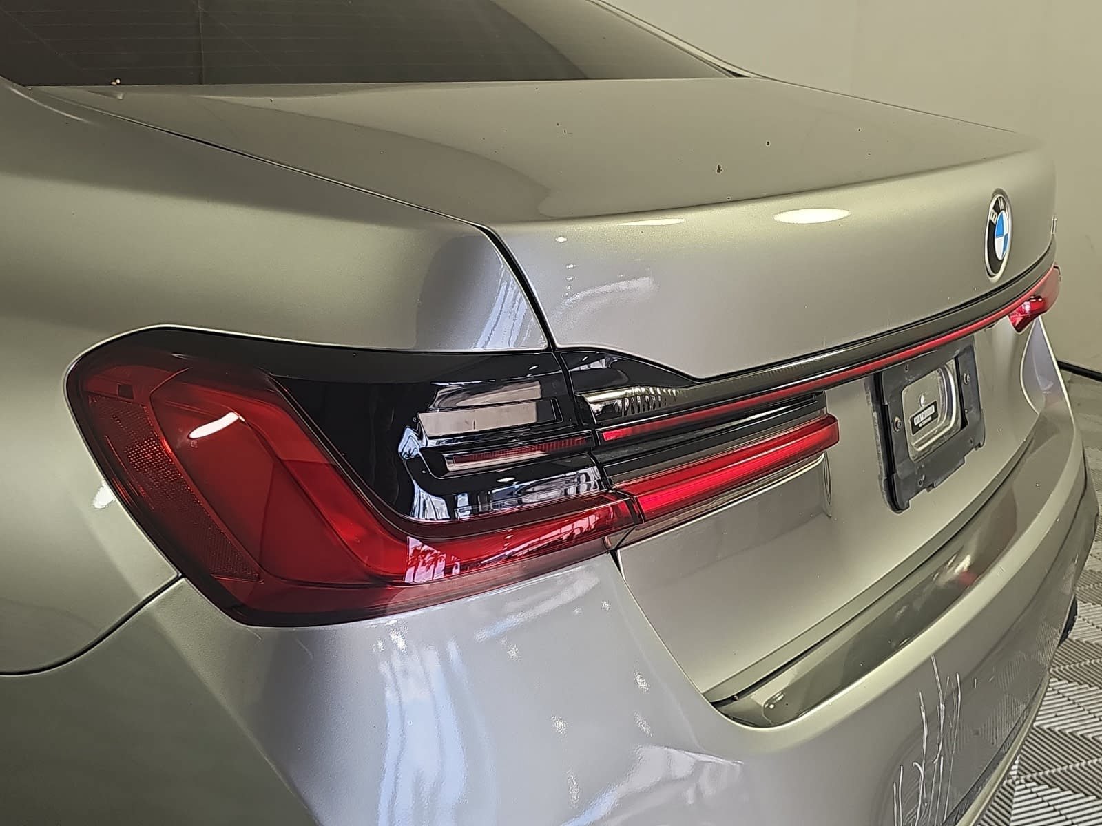 Used 2021 Gray BMW 740i image 32