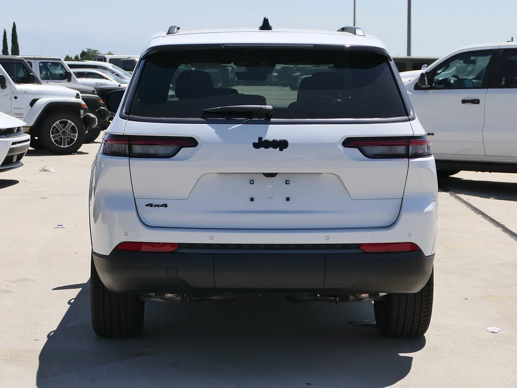 New 2026 Bright White Clear Coat Jeep Limited 4x4 image 5