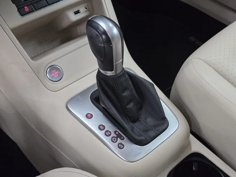 Used 2017 White Volkswagen Wolfsburg Edition image 20