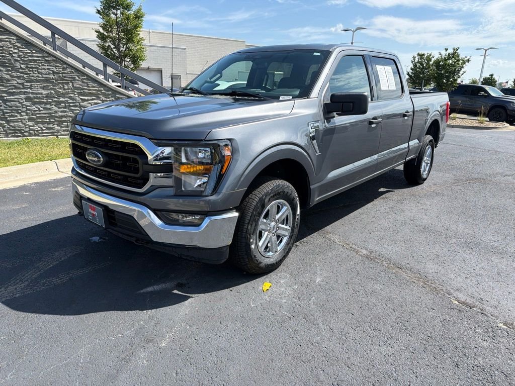 Used 2023 Gray Ford XLT image 3