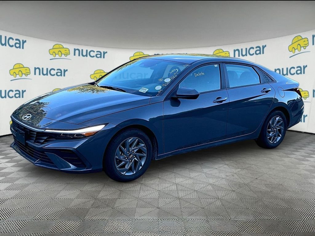 Used 2024 Gray Hyundai SEL image 3