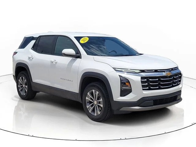 Used 2025 White Chevrolet LT image 3