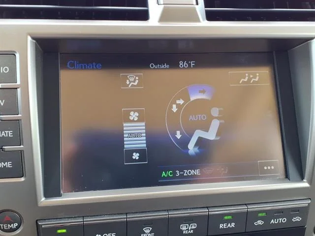 Used 2020 Starfire Pearl Lexus Luxury image 25