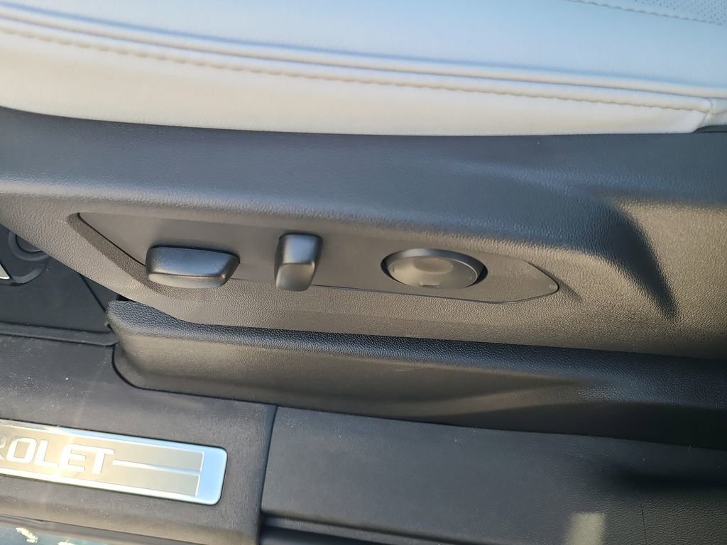 2026 Chevrolet Suburban Premier - Photo 16