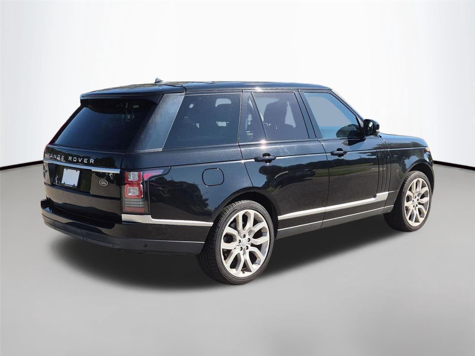 Used 2016 Santorini Black Land Rover HSE image 5