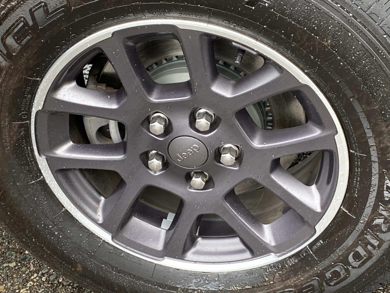 Used 2022 Granite Crystal Metallic Clearcoat Jeep Overland image 28