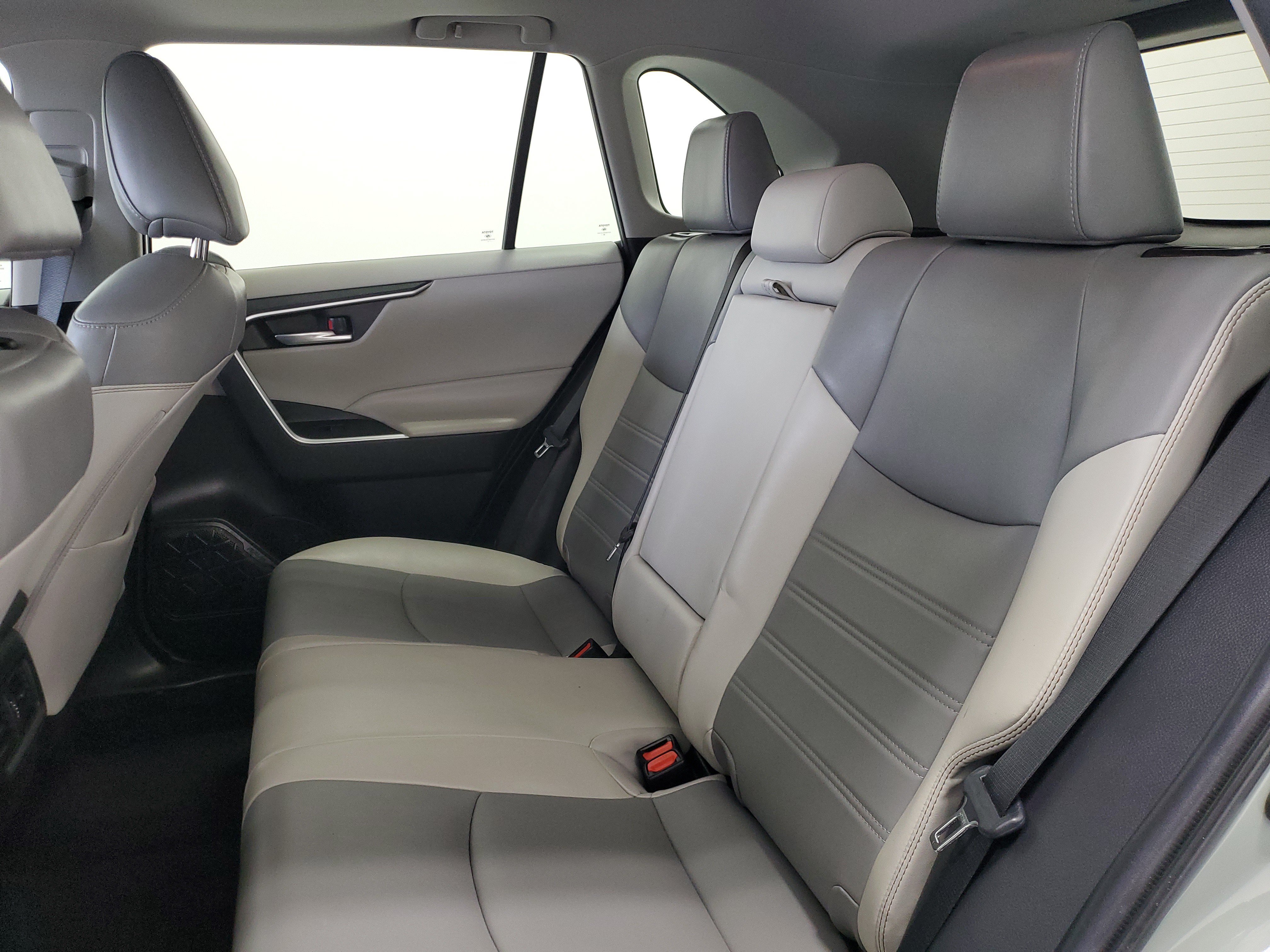 Used 2021 Lunar Rock Toyota XLE Premium image 13