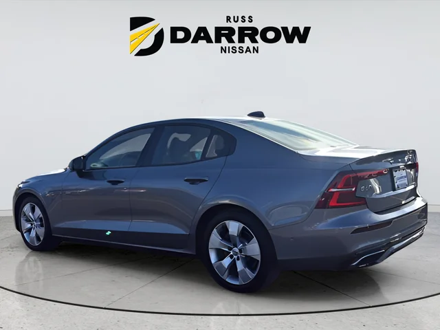 Used 2020 Gray Volvo T5 R-Design image 3
