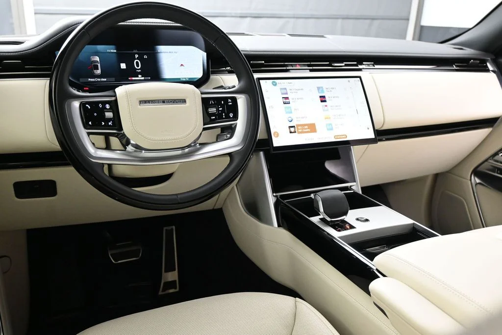 Certified Used 2024 Black Land Rover SE image 7