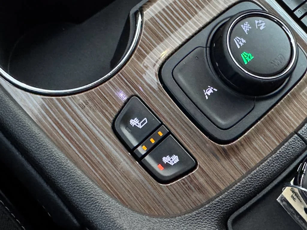 2023 GMC Acadia SLE - Photo 23
