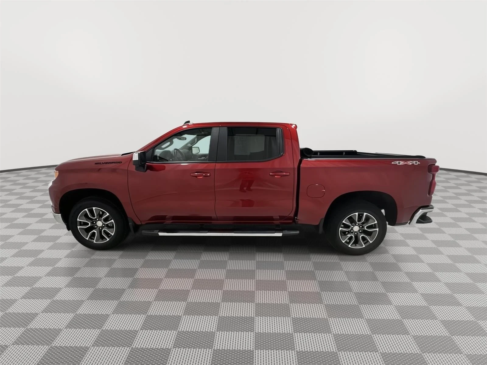 Used 2023 RADIANT RED TINTCOAT Chevrolet LT image 2