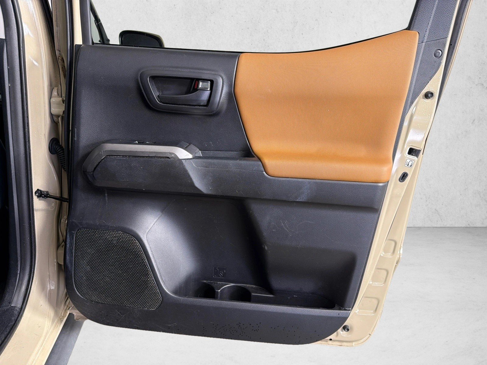 Used 2019 Quicksand Toyota SR5 image 16