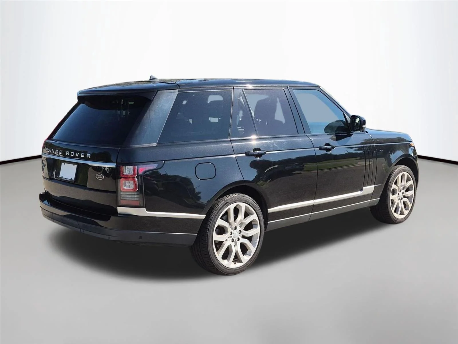 Used 2016 Santorini Black Land Rover HSE image 5