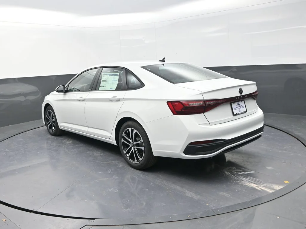 New 2026  Volkswagen 1.5T Sport image 8