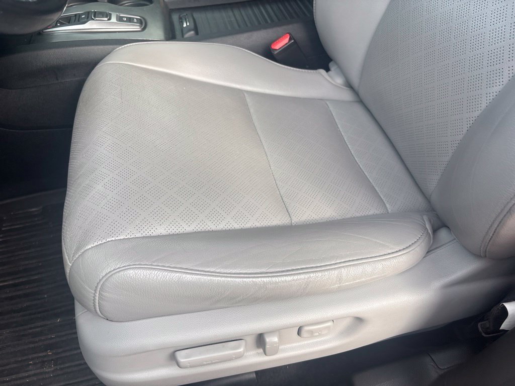 Used 2019 Gray Honda EX-L image 13