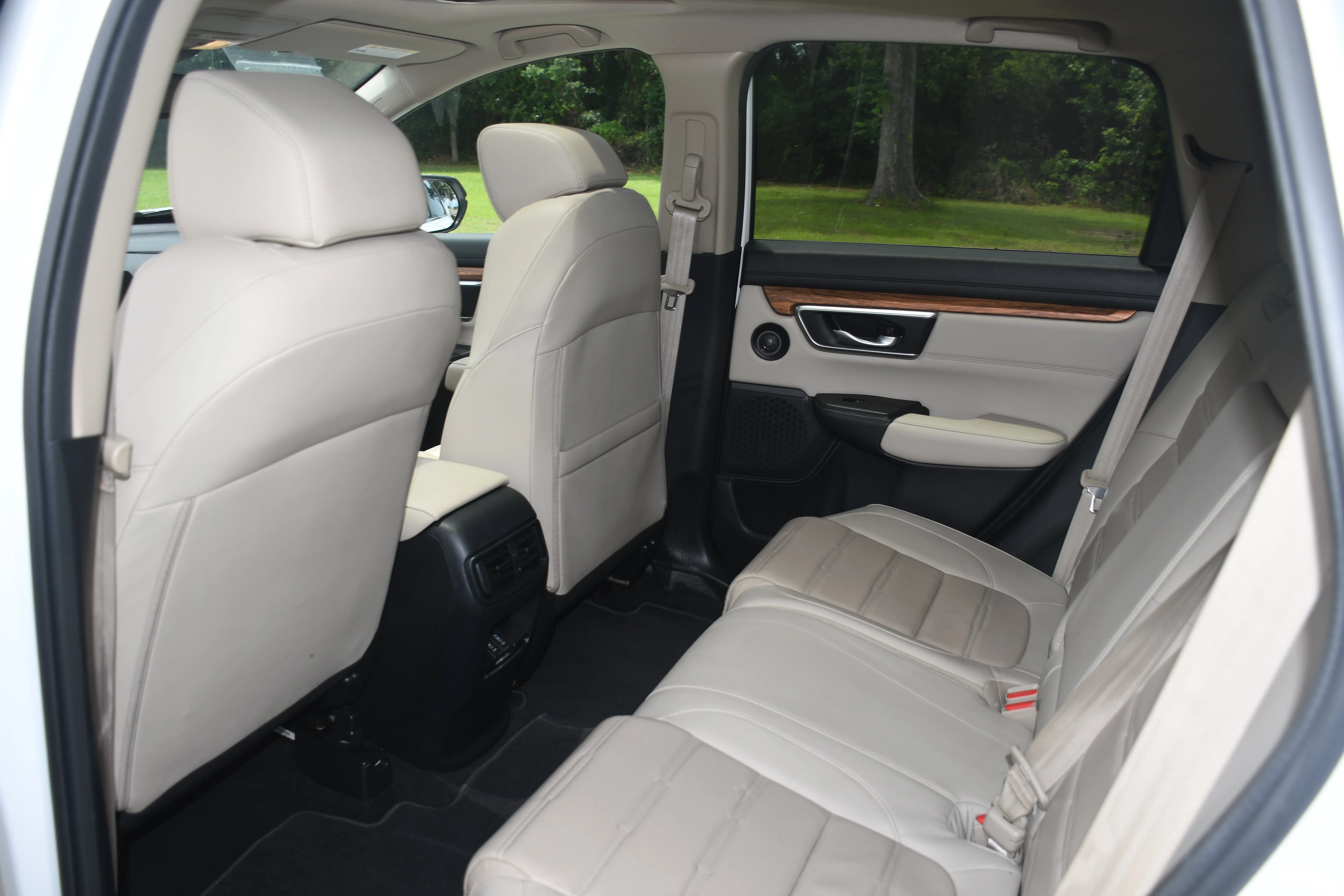 Used 2021 Silver Honda EX-L image 17