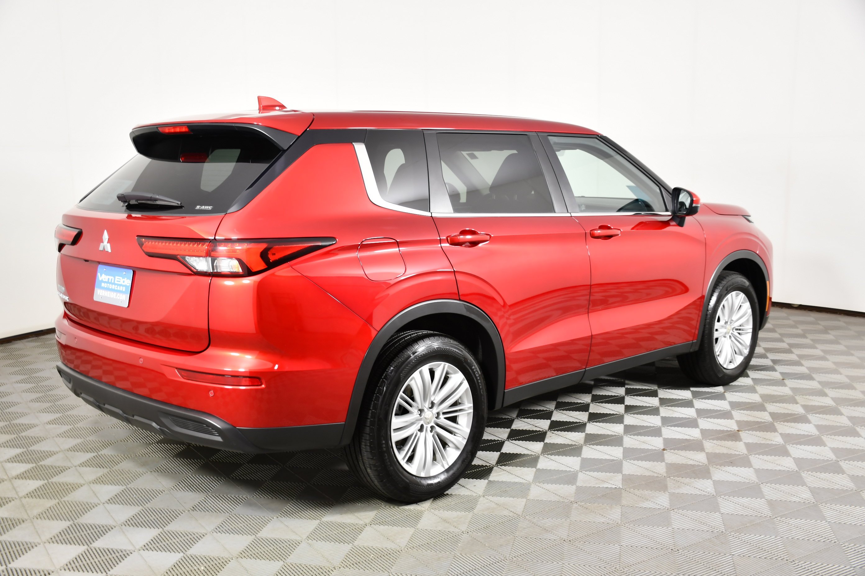 Certified Used 2024 Red Diamond Mitsubishi ES image 6