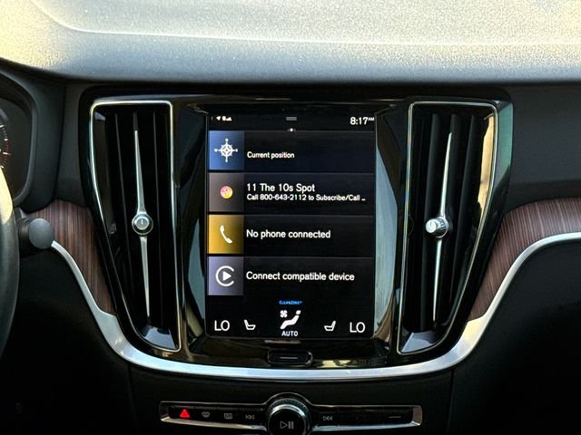 Used 2021  Volvo T5 Momentum image 11
